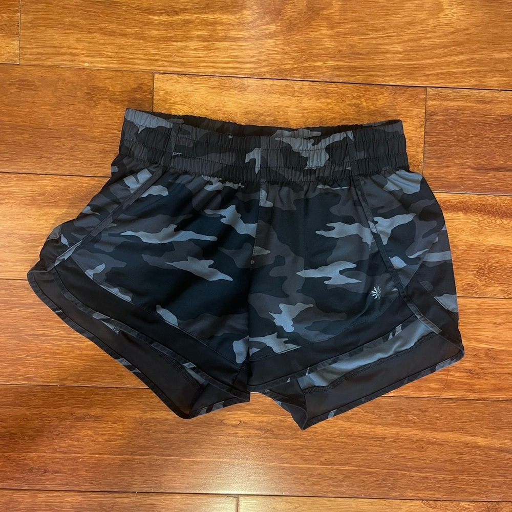 Athleta Printed Mesh Racer Run Short 4” - image 1